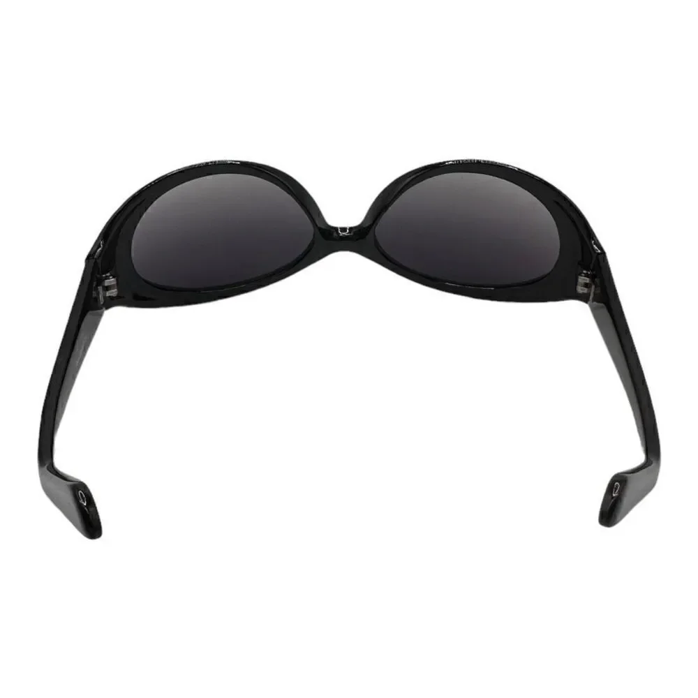 Liz Claiborne black plastic frame oval sunglasses 81141